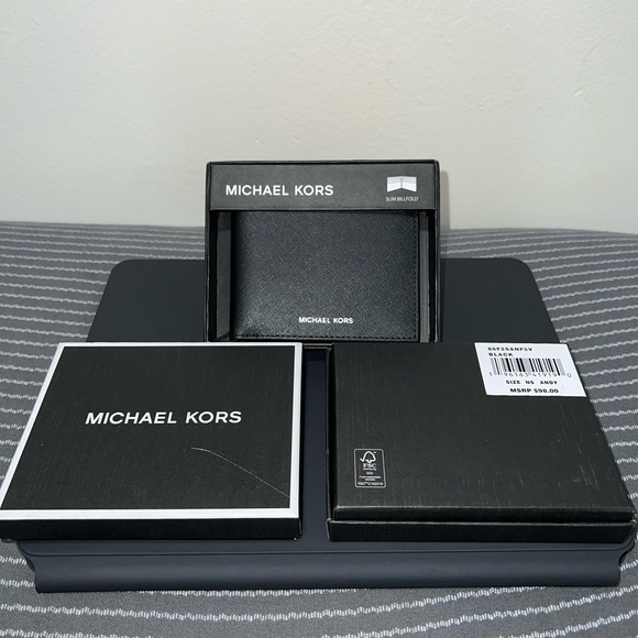 Michael Kors Slim Billfold Wallet - Picture 2 of 2